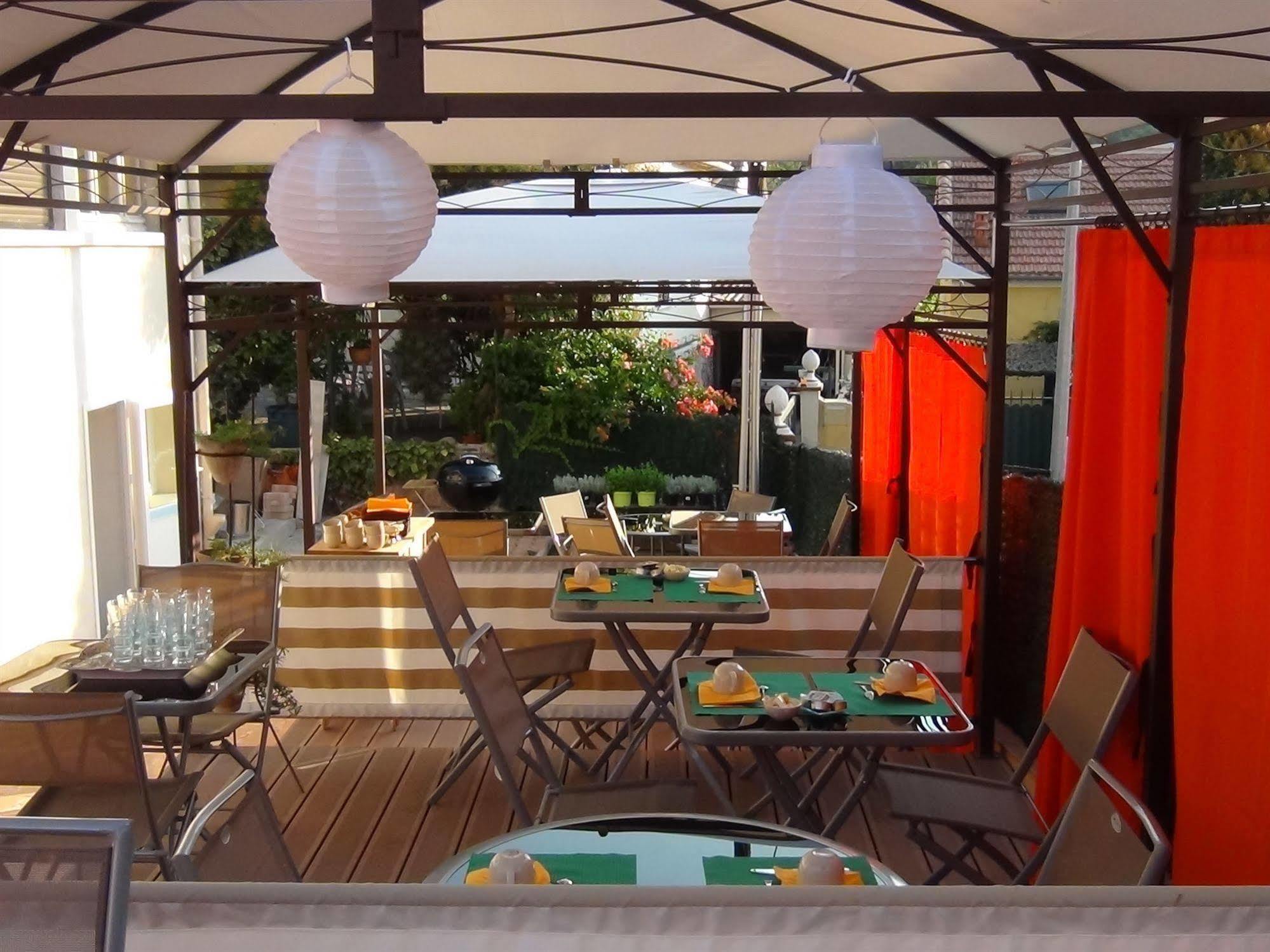 Hotel Du Soleil Hyeres Exterior photo